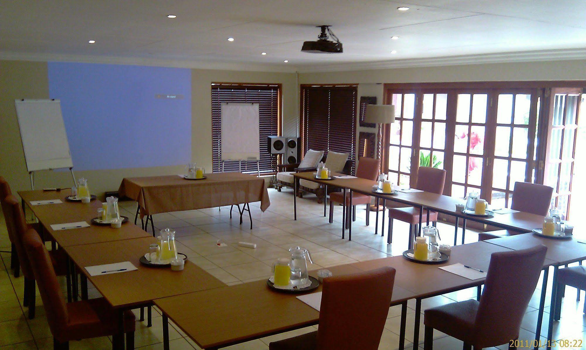 Africasky Guest House Kempton Park Ngoại thất bức ảnh